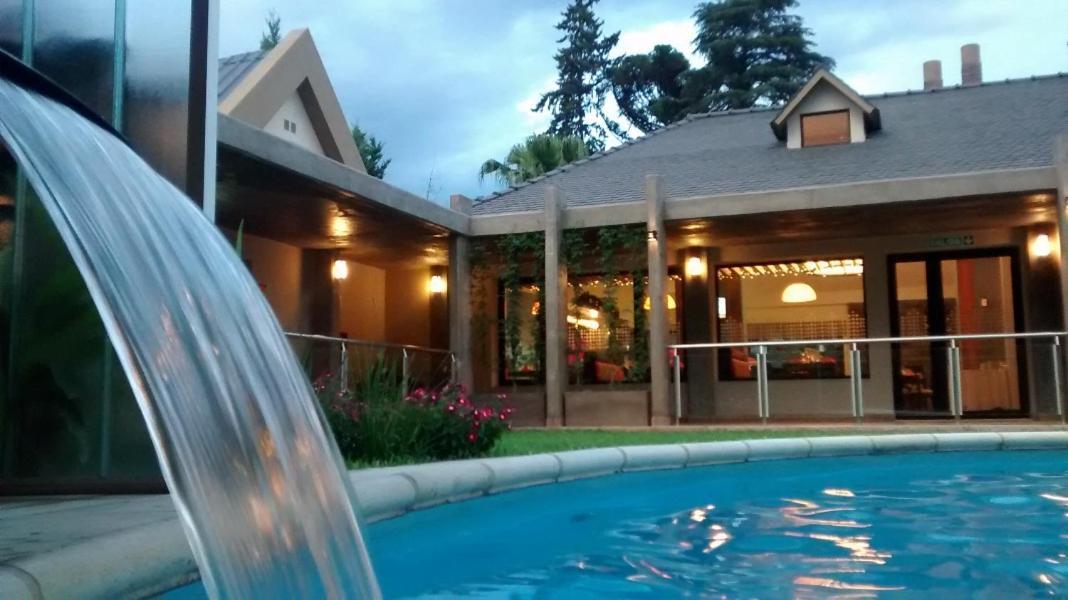 Howard Johnson Hotel